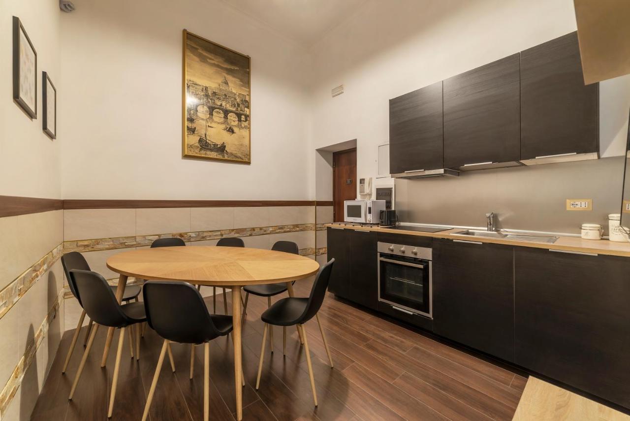 Roma Termini Big Apartment Bagian luar foto