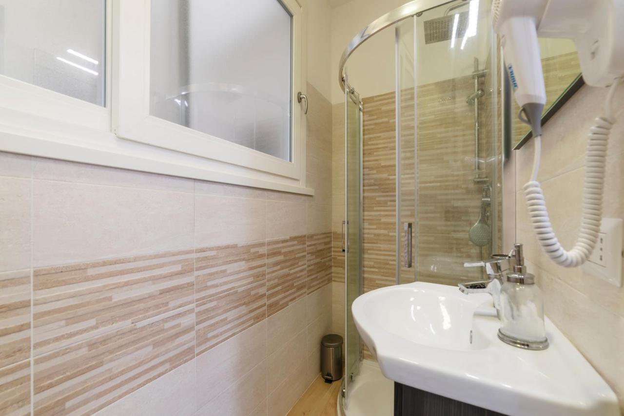 Roma Termini Big Apartment Bagian luar foto