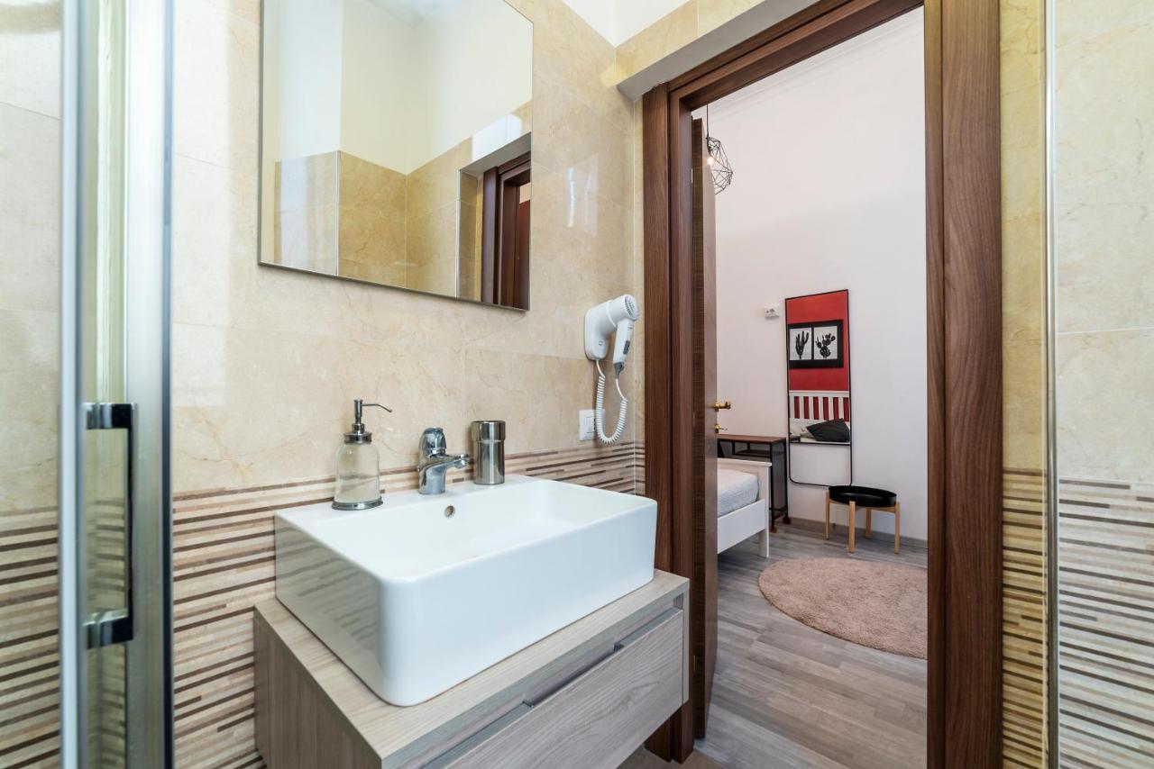 Roma Termini Big Apartment Bagian luar foto