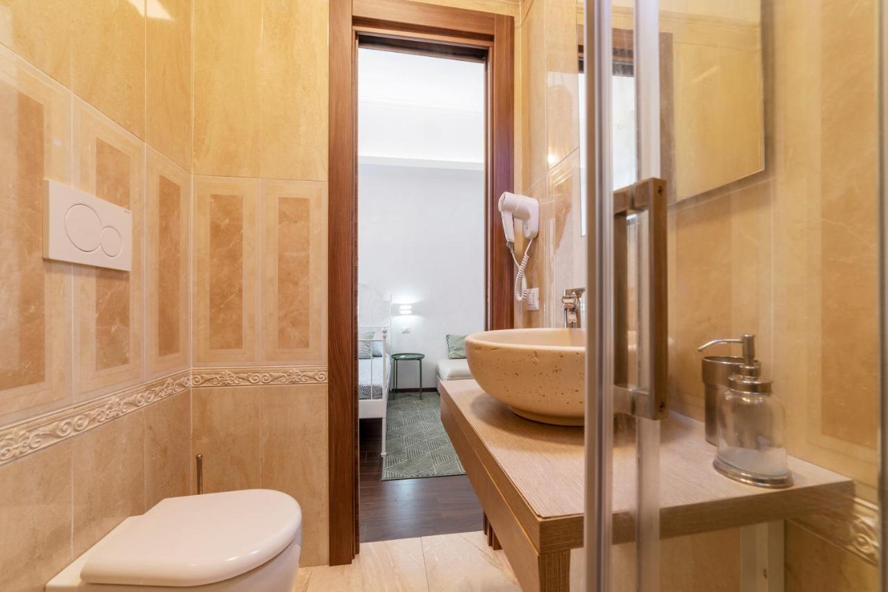 Roma Termini Big Apartment Bagian luar foto
